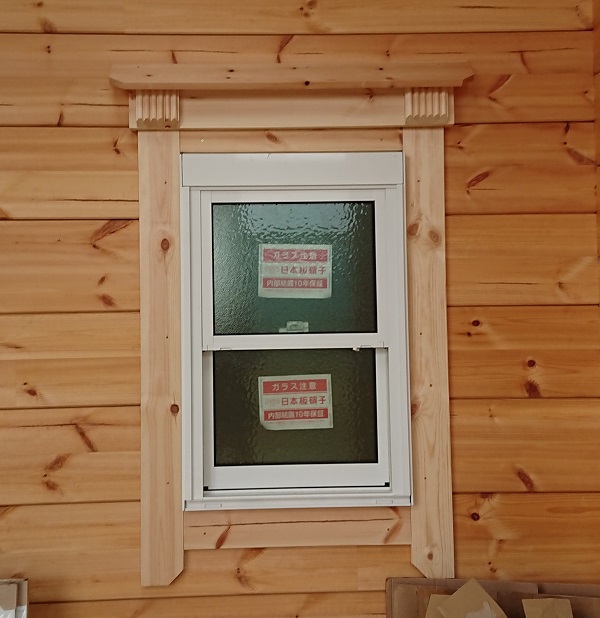 K様邸　ホンカ　本物の木の家　ログハウス 浴室窓